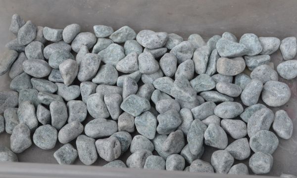 Gravels, charcoal